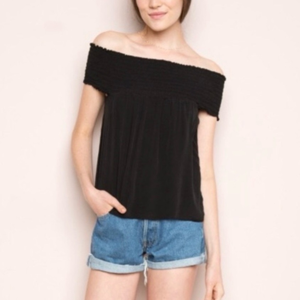 Brandy Melville Women's Black Off The Shoulder  shirt
